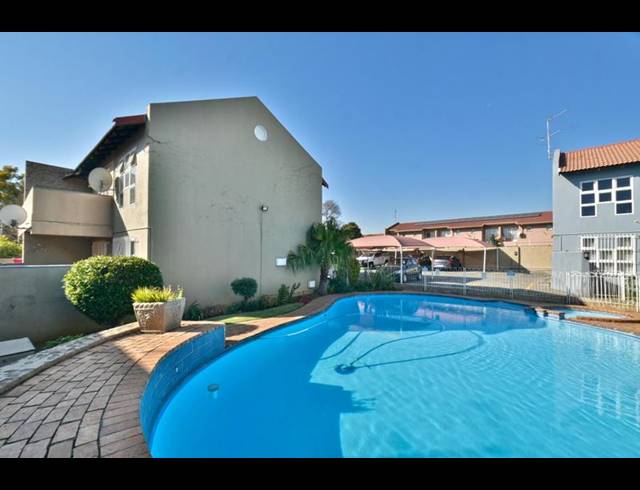 2 BEDROOM APARTMENT FOR SALE IN NEW REDRUTH